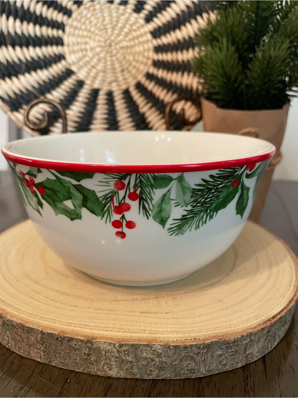 Royal Norfolk Holly & Pine Ceramic Serving Bowl in White, Green and Red